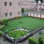 Oyo 3682 Pallavi International