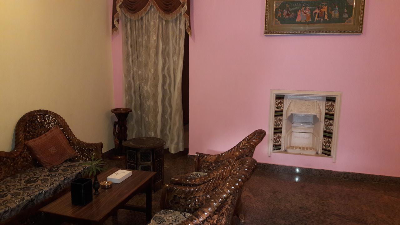 Hotel Oyo 3682 Pallavi International 2*